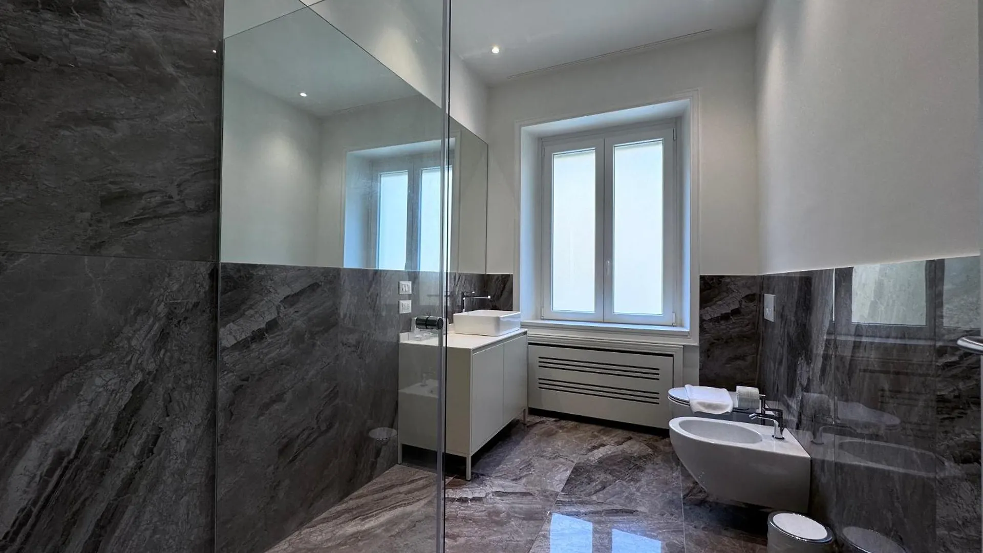 Cool And Big Central Apartment Duomo - White Milano