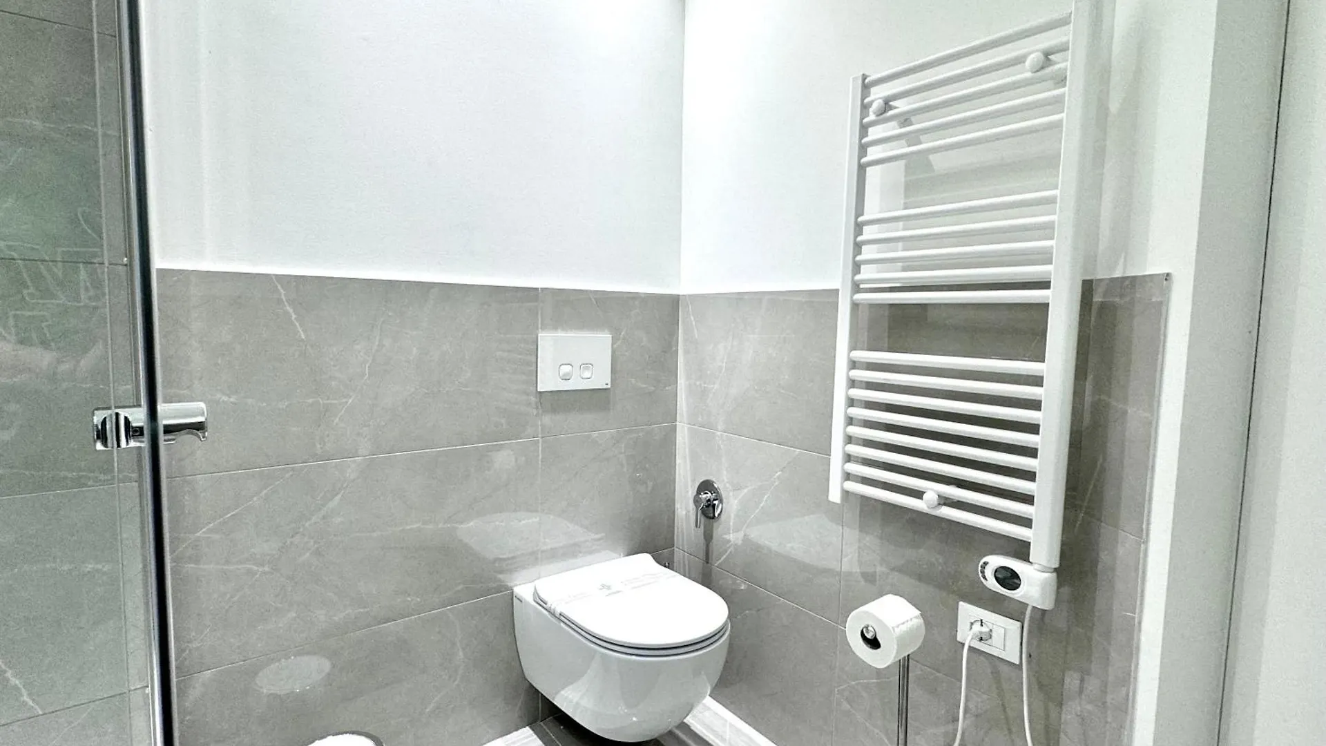 Cool And Big Central Apartment Duomo - White Milan