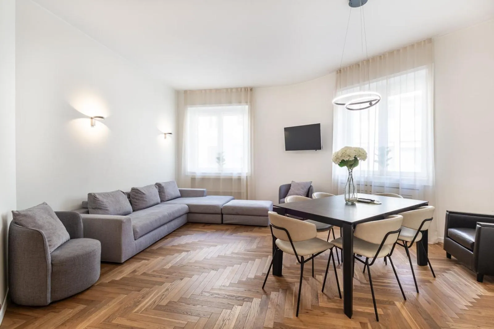 Cool And Big Central Apartment Duomo - White Milan