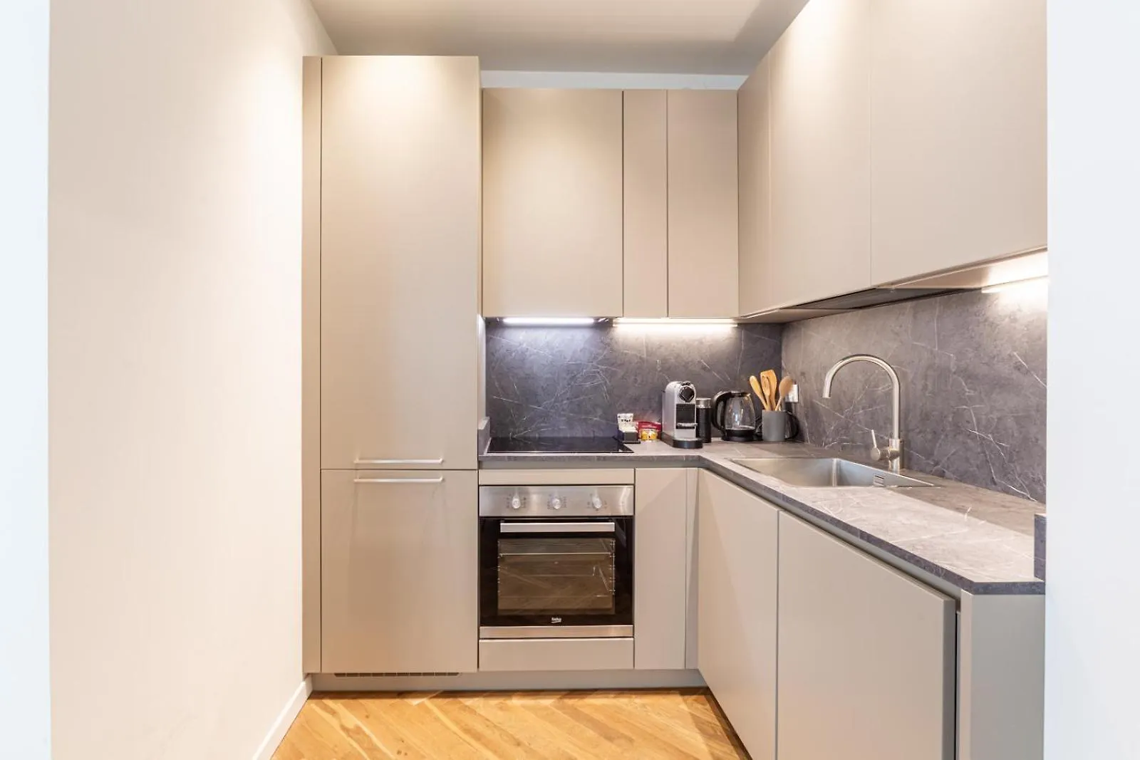 Cool And Big Central Apartment Duomo - White 밀라노