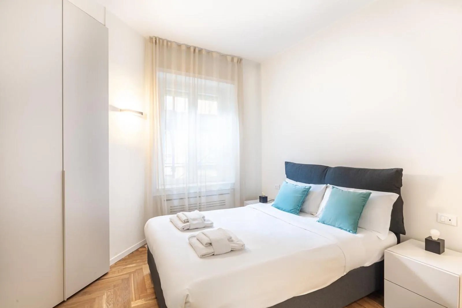 Cool And Big Central Apartment Duomo - White Милан