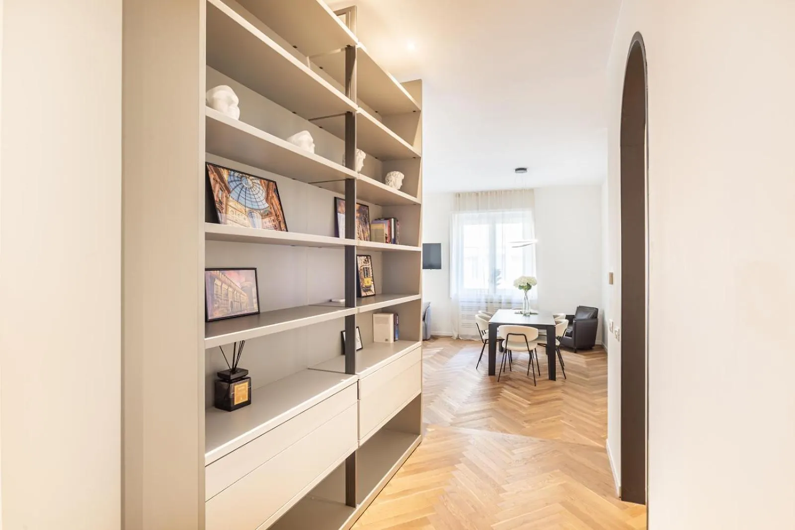 Cool And Big Central Apartment Duomo - White 밀라노