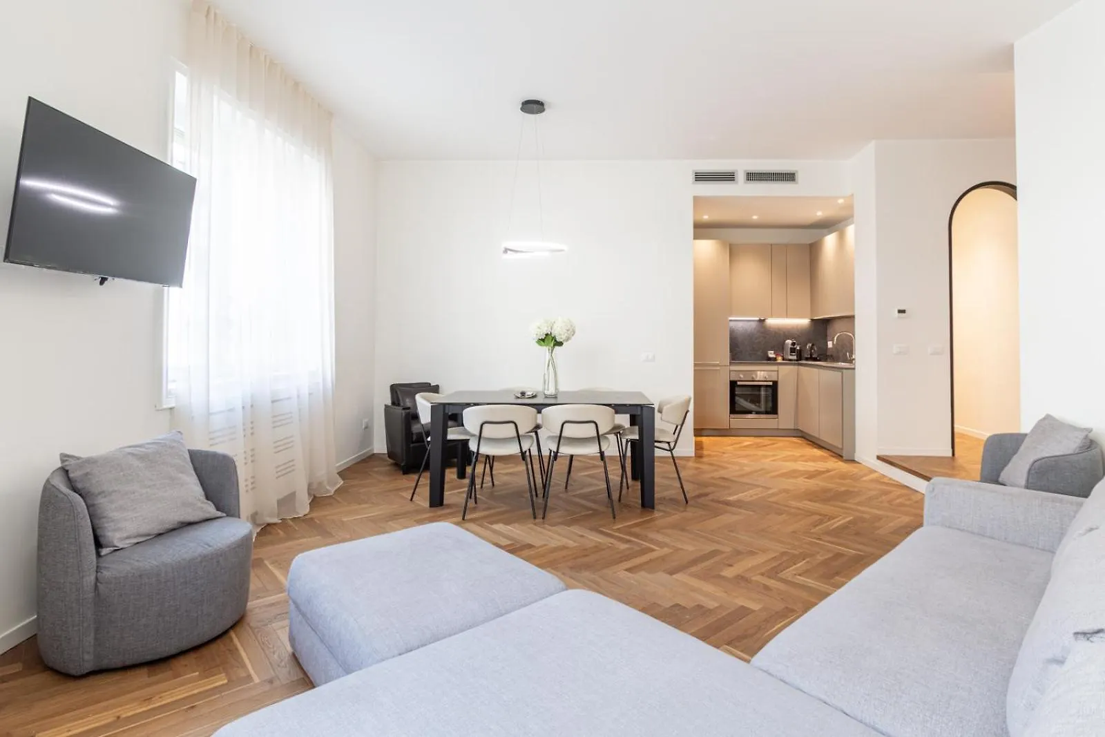 Cool And Big Central Apartment Duomo - White 밀라노 0*,  이탈리아