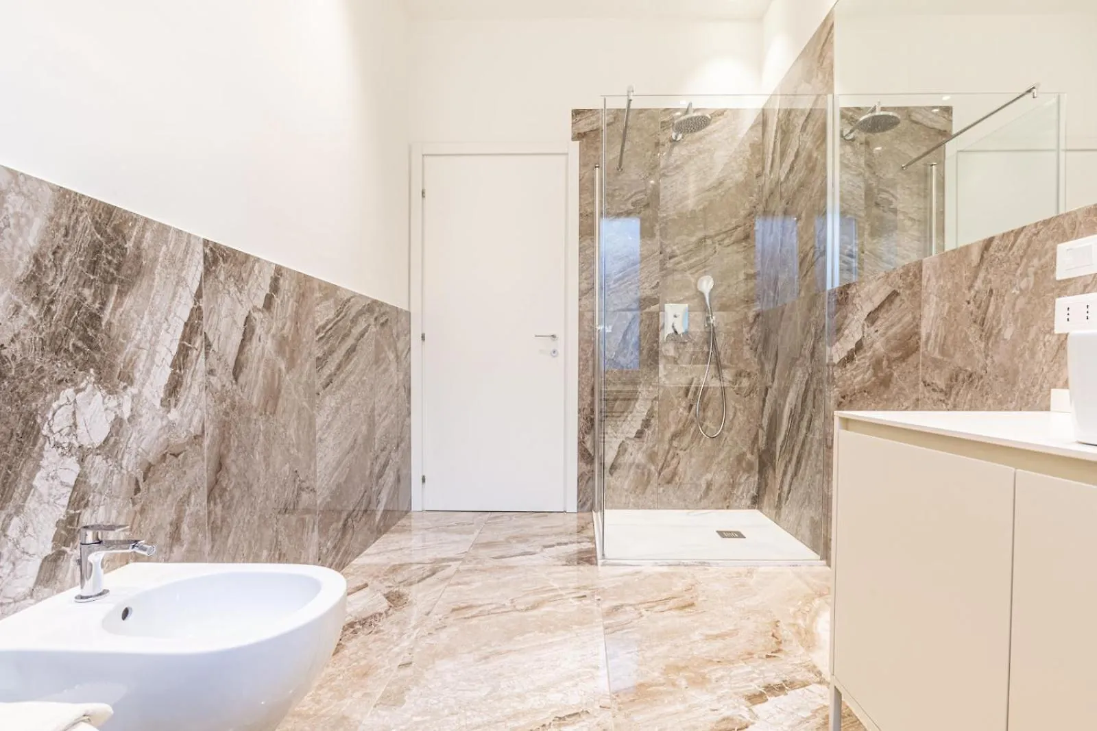 Cool And Big Central Apartment Duomo - White 밀라노